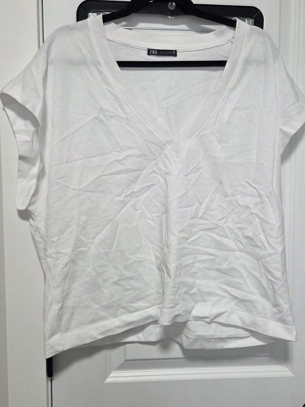 Zara White V-Neck Short Sleeve Tee